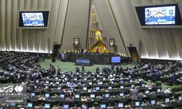 کدام نمایندگان فعلی نمی‌توانند در انتخابات آینده مجلس ثبت‌نام کنند؟