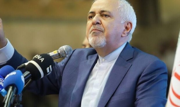 ظریف: ما در برابر یک جهان فرصت سوزی یک جهان توهم هستیم / پشت هر بیچارگی که این مملکت گرفتارش شده، این ها هستند؛ صیانت و نور و تحریم و… / تردیدی در انتخاب نکنید