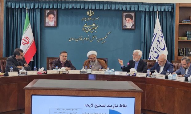 حضور سعید جلیلی در مجلس به کسی جز قالیباف بر نمی خورد /بخشی از مجلس از بیرون اداره می‌شود؟