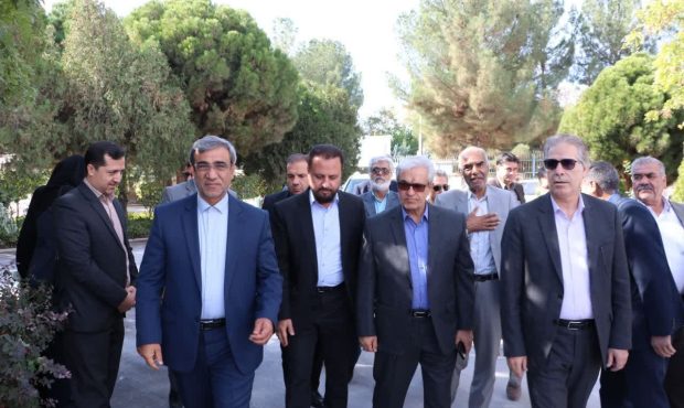 بازدید استاندار خراسان رضوی از مجتمع کشت و صنعت جوین